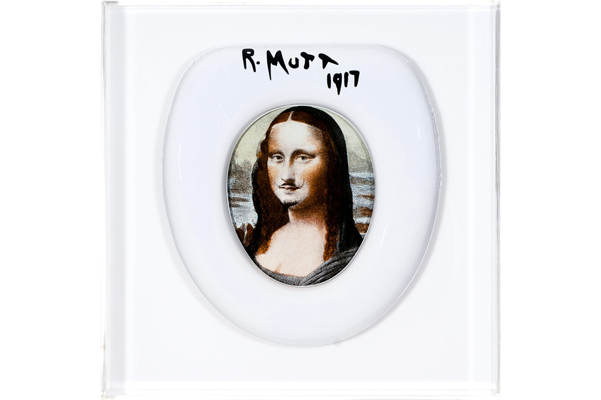 R. Mutt, 1917,  2011
Stickers sobre plástico e fotografiaEdição de 1040 X 40 X 10 cm